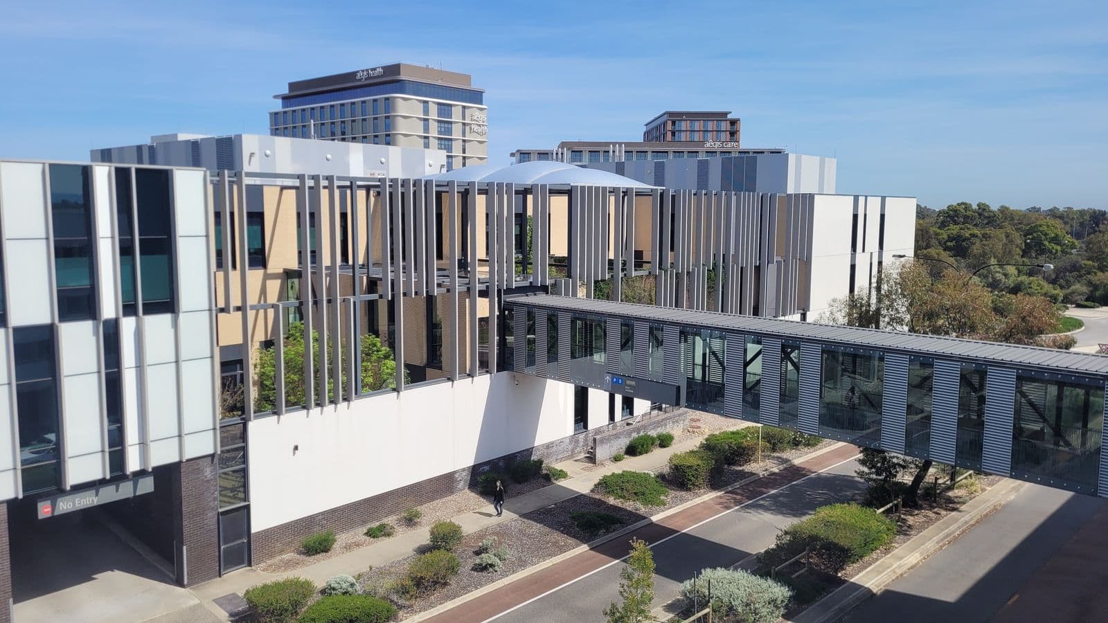 Fiona Stanley Hospital facade installation — view 2, Murdoch, WA — GreenLine Facades
