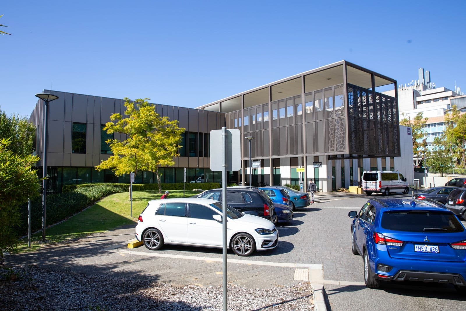 QEII Medical Centre facade installation — view 6, Nedlands, WA — GreenLine Facades