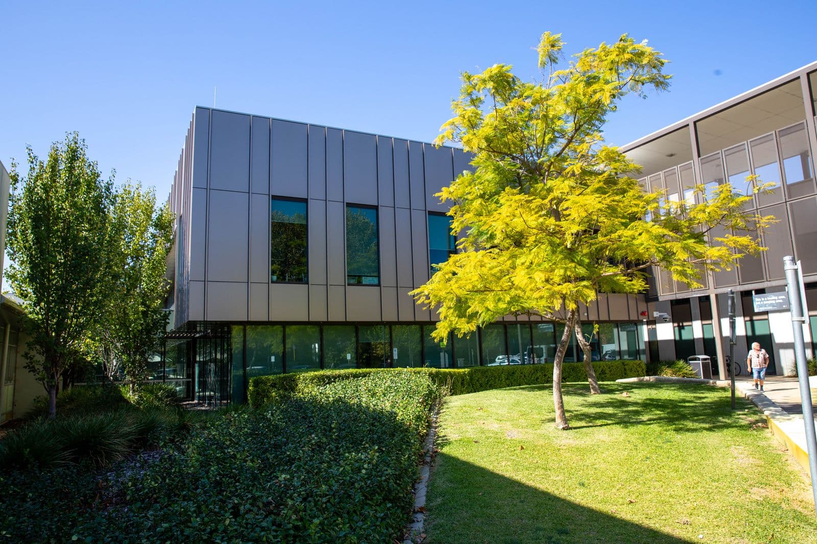 QEII Medical Centre facade installation — view 8, Nedlands, WA — GreenLine Facades